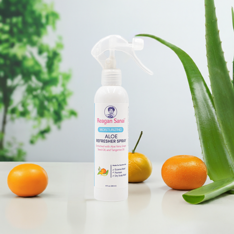 Bottle of Reagan Sanai Moisturizing Aloe Refresher Spray, moisturize and strengthen curly hair